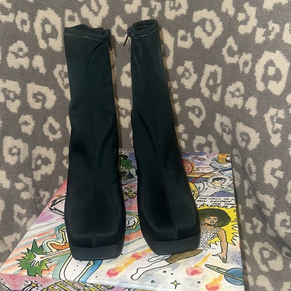 Jeffrey Campbell Arcadia Forest Green Neoprene Booties New 🆕 & Never Worn 😍 - Picture 6 of 17